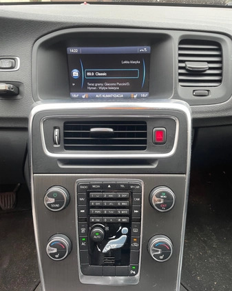Volvo V60 cena 31900 przebieg: 205000, rok produkcji 2010 z Częstochowa małe 497